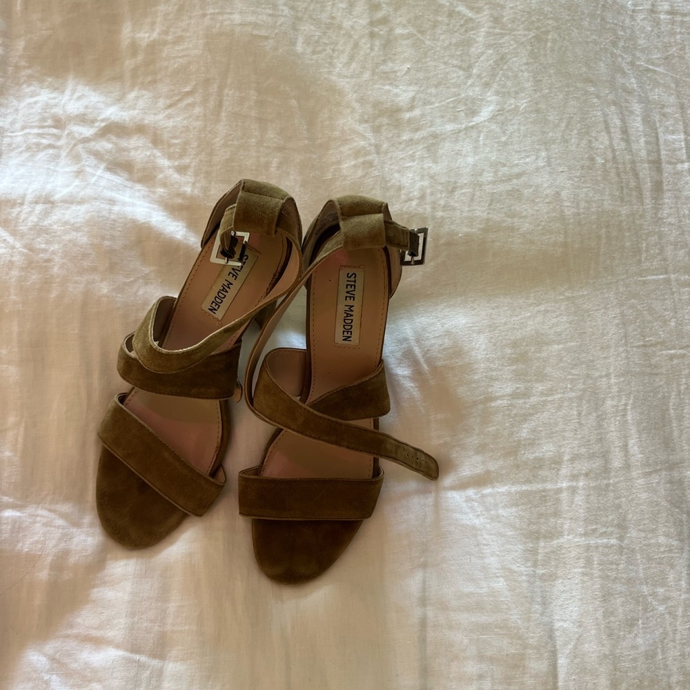 Steve Madden Olive Suede Heels
